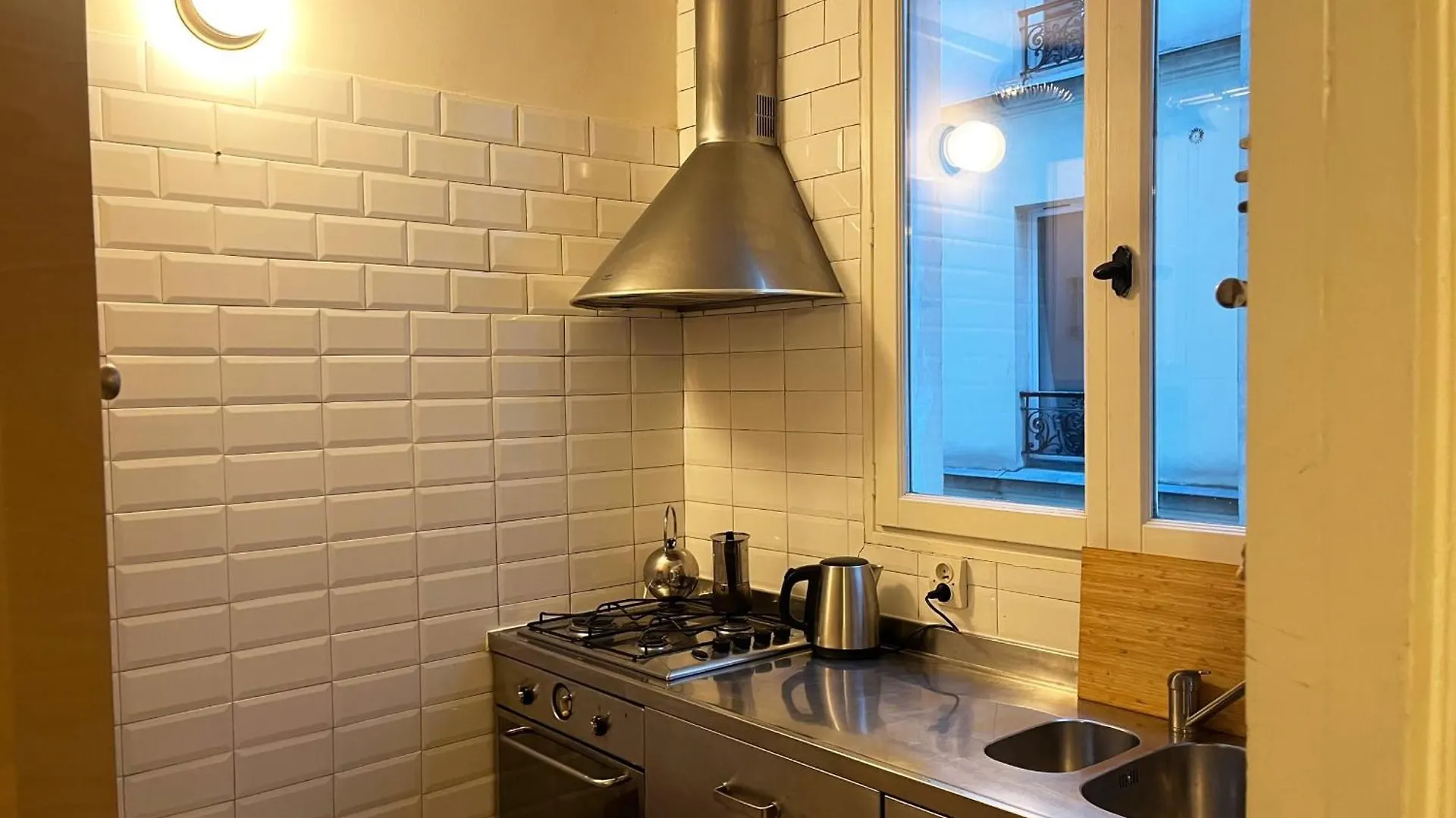 Apartment Charming Spacious T2 In The 18Th - Paris