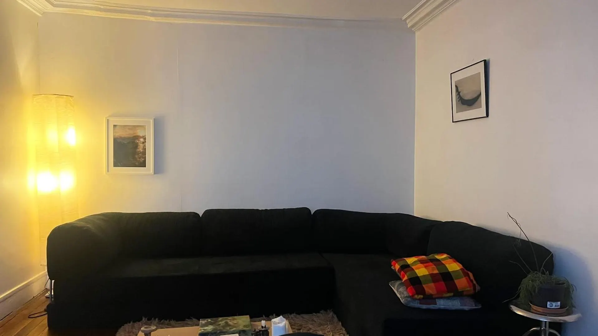 Apartment Charming Spacious T2 In The 18Th - Paris France